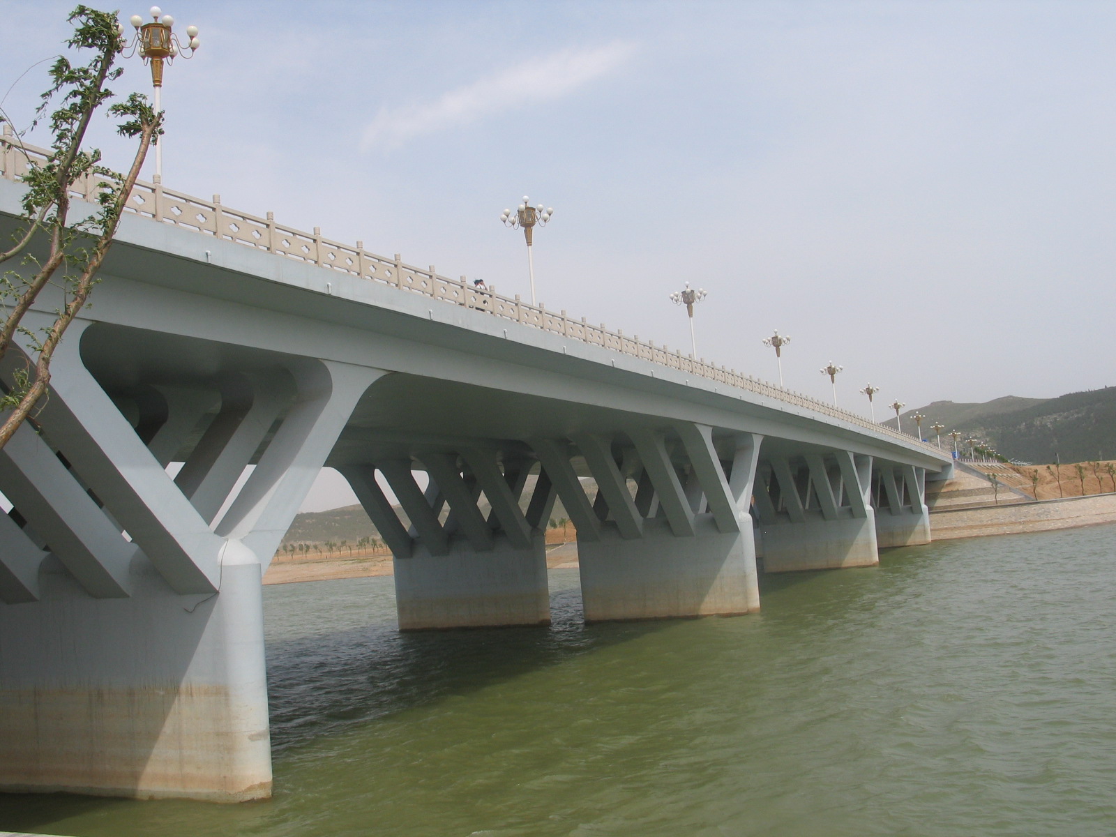 濟南市西區(qū)東風水庫大橋工程